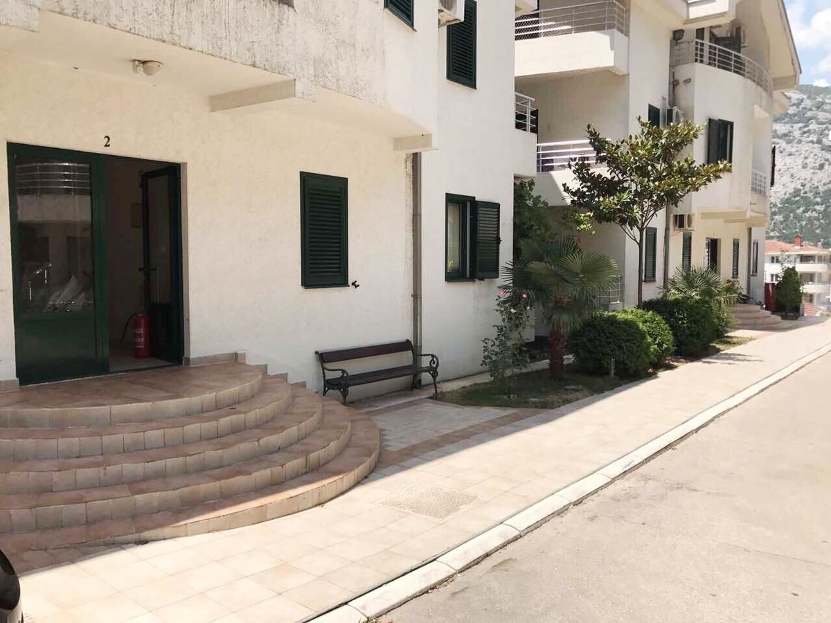 Апартаменты Roman Garden Apartment Рисан
