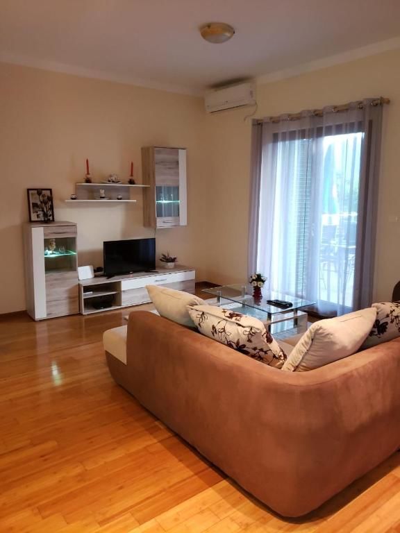 Апартаменты Roman Garden Apartment Рисан